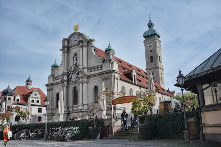 聖神教堂, Heilig-Geist-Kirche