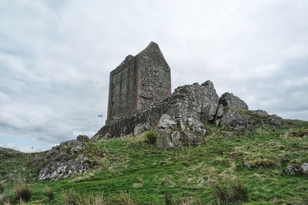 Smailholm Tower Easier route, 斯梅洛姆塔